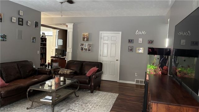 20456 Scotch Pine Way, Strongsville, OH 44149