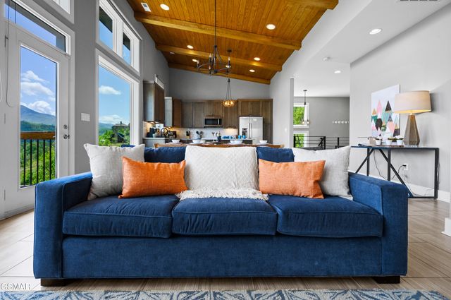 732 Beanstalk Road, Gatlinburg, TN 37738