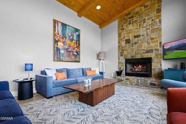 732 Beanstalk Road, Gatlinburg, TN 37738