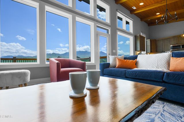 732 Beanstalk Road, Gatlinburg, TN 37738