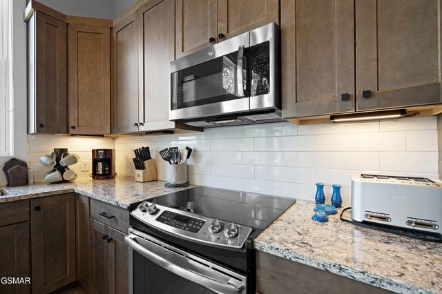 732 Beanstalk Road, Gatlinburg, TN 37738