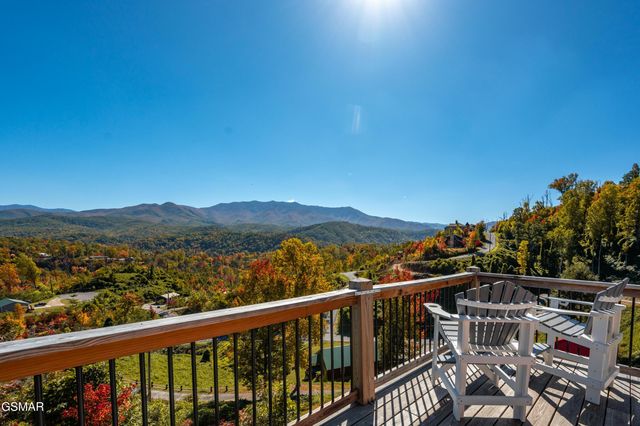732 Beanstalk Road, Gatlinburg, TN 37738