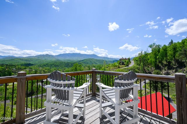 732 Beanstalk Road, Gatlinburg, TN 37738
