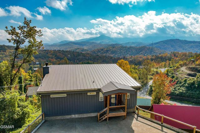 732 Beanstalk Road, Gatlinburg, TN 37738