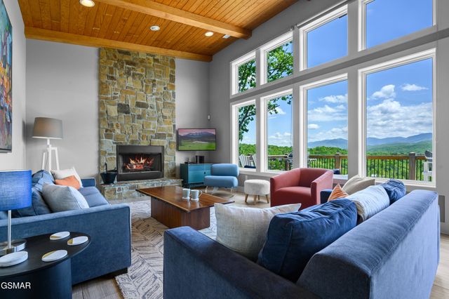 732 Beanstalk Road, Gatlinburg, TN 37738