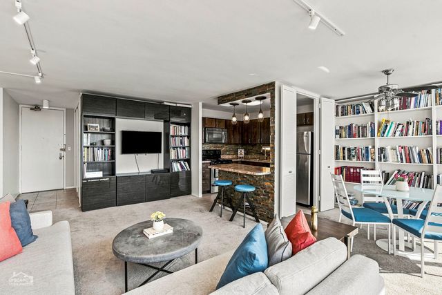 1700 E 56th Street 2209, Chicago, IL 60637