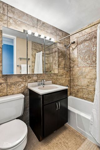 1700 E 56th Street 2209, Chicago, IL 60637