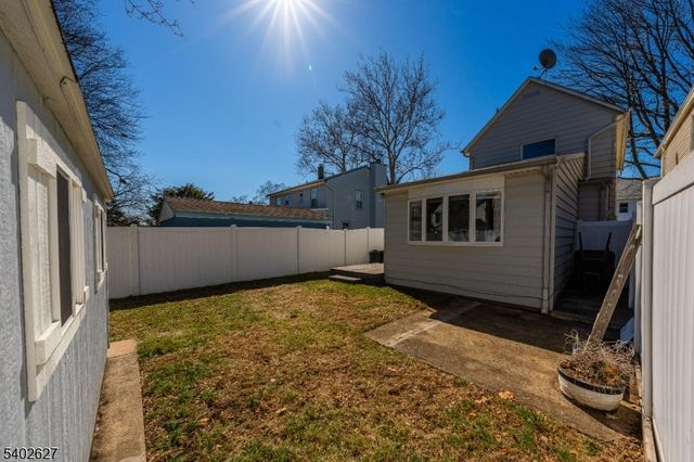 245 N 12Th St, Kenilworth Boro, NJ 07033