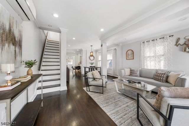 245 N 12Th St, Kenilworth Boro, NJ 07033