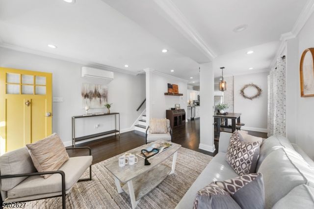 245 N 12Th St, Kenilworth Boro, NJ 07033