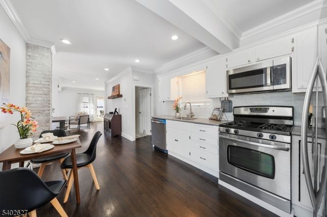 245 N 12Th St, Kenilworth Boro, NJ 07033