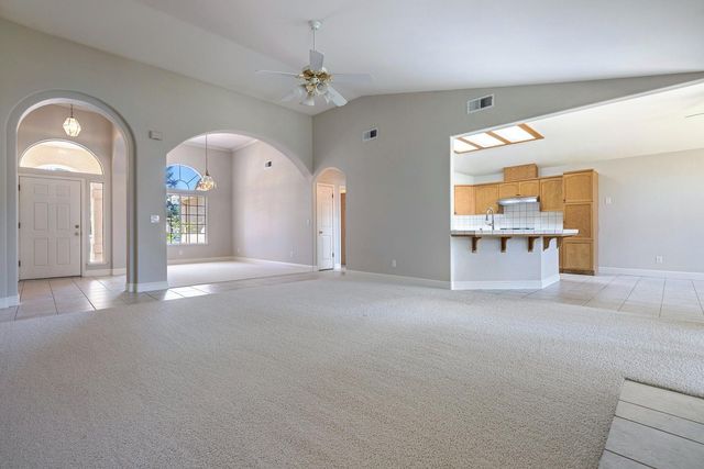 1471 N Terry Avenue, Clovis, CA 93619