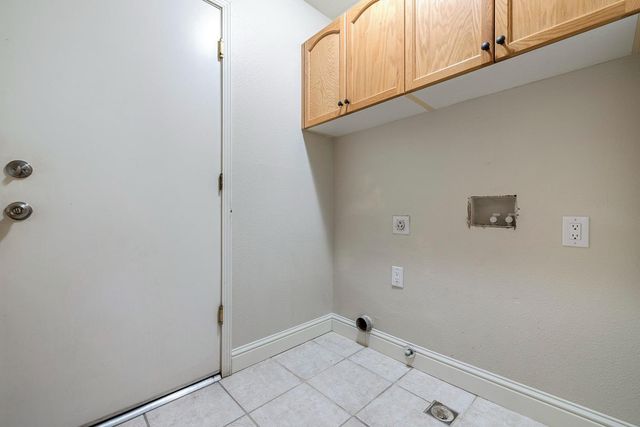 1471 N Terry Avenue, Clovis, CA 93619