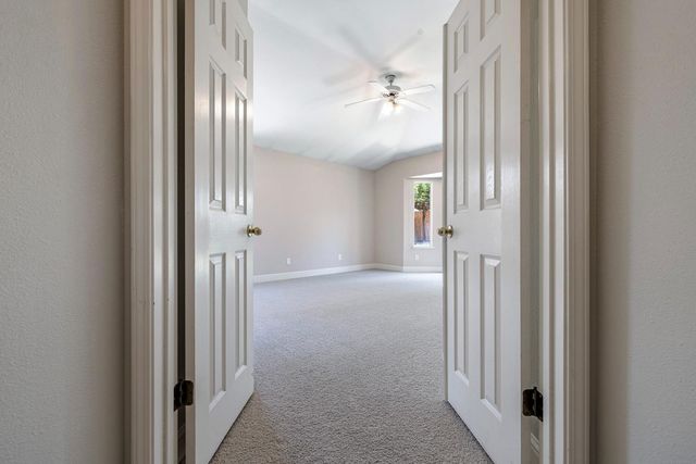 1471 N Terry Avenue, Clovis, CA 93619