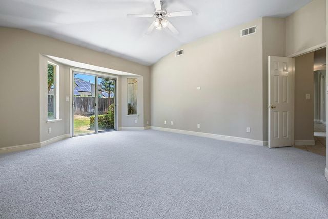 1471 N Terry Avenue, Clovis, CA 93619