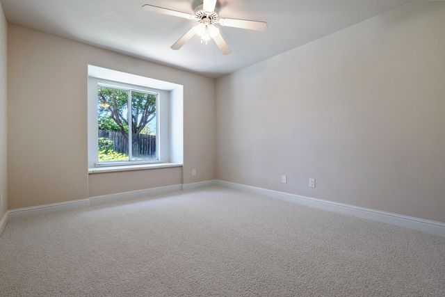 1471 N Terry Avenue, Clovis, CA 93619