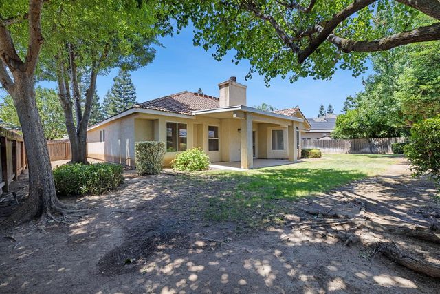 1471 N Terry Avenue, Clovis, CA 93619