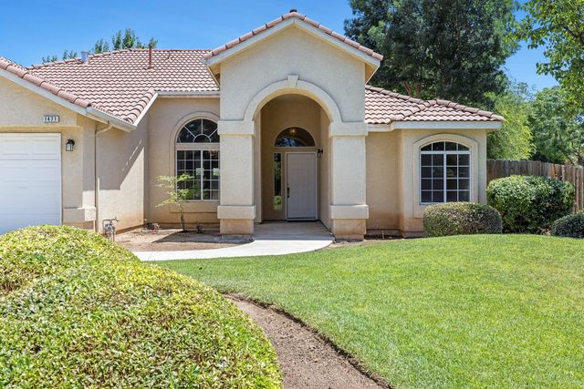 1471 N Terry Avenue, Clovis, CA 93619