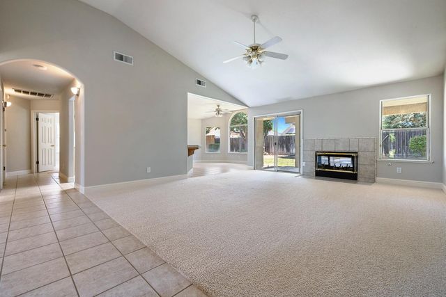 1471 N Terry Avenue, Clovis, CA 93619