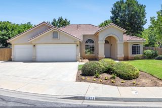 1471 N Terry Avenue, Clovis, CA 93619