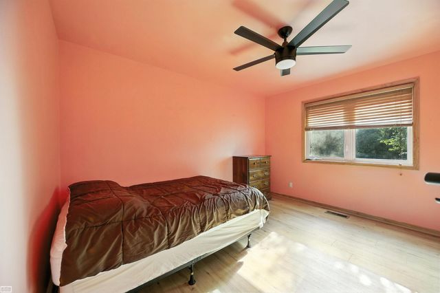 42680 Chippewa Drive 28, Clinton Township, MI 48038