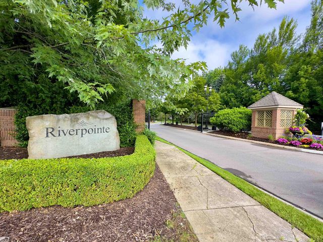 42680 Chippewa Drive 28, Clinton Township, MI 48038