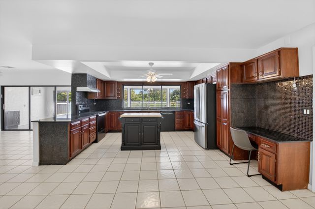 10157 La Reina Road, Delray Beach, FL 33446