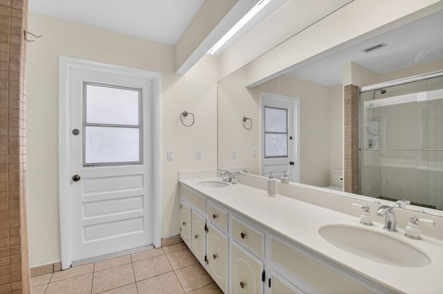 10157 La Reina Road, Delray Beach, FL 33446