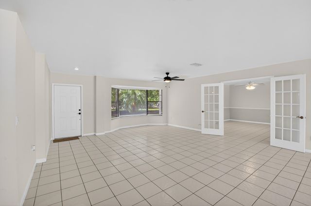 10157 La Reina Road, Delray Beach, FL 33446
