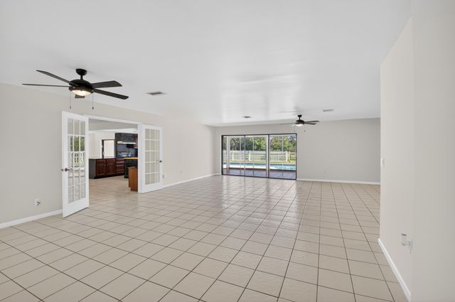10157 La Reina Road, Delray Beach, FL 33446