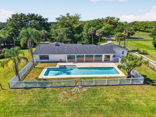 10157 La Reina Road, Delray Beach, FL 33446