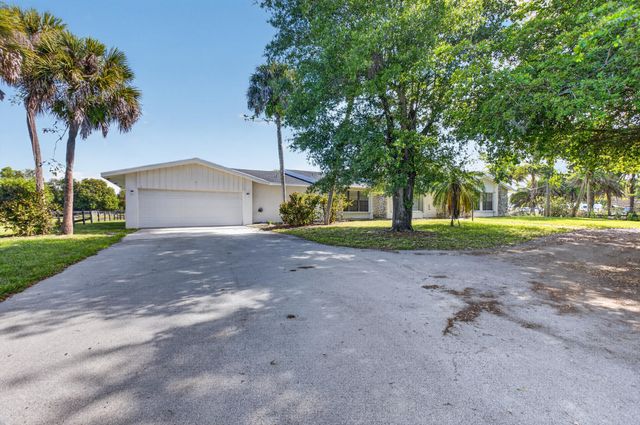 10157 La Reina Road, Delray Beach, FL 33446