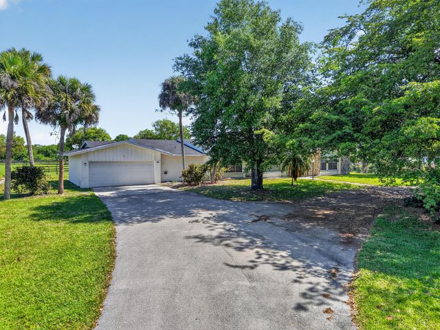 10157 La Reina Road, Delray Beach, FL 33446