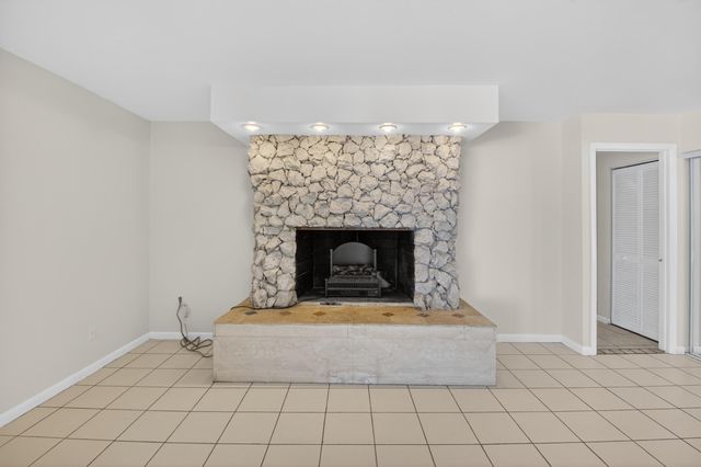 10157 La Reina Road, Delray Beach, FL 33446