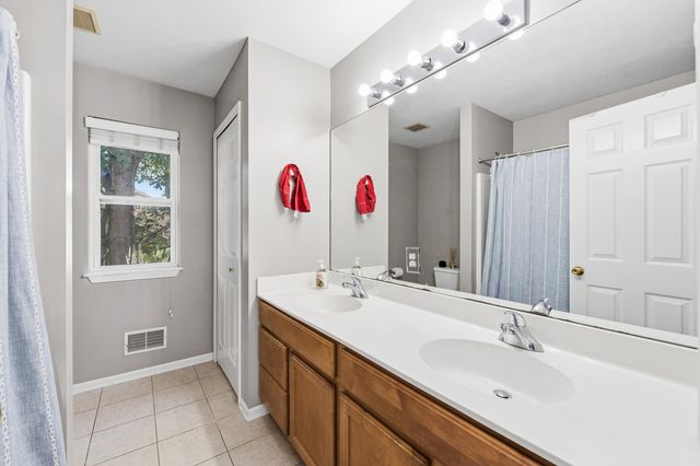 9860 Chambray Street, Portage, MI 49002