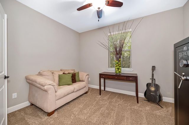 1242 White Pine Ln, Lincoln, CA 95648
