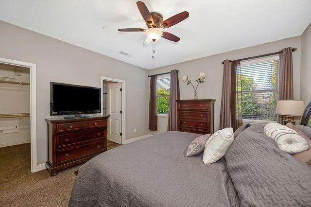 1242 White Pine Ln, Lincoln, CA 95648