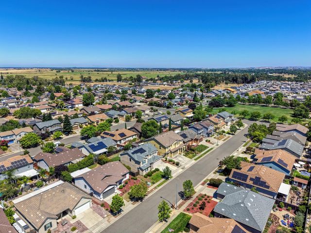 1242 White Pine Ln, Lincoln, CA 95648