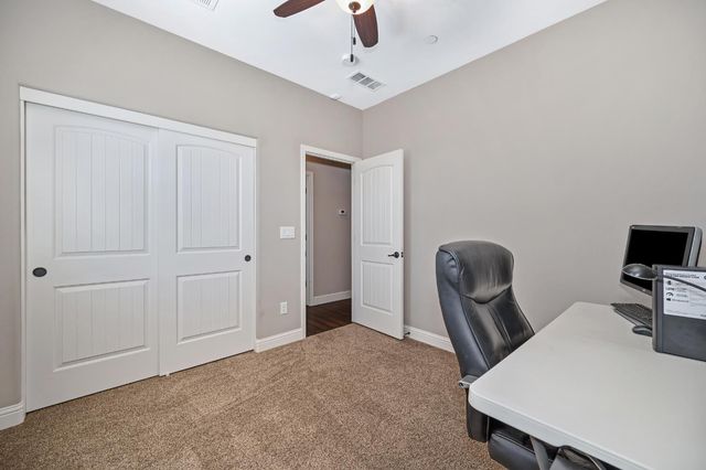 1242 White Pine Ln, Lincoln, CA 95648