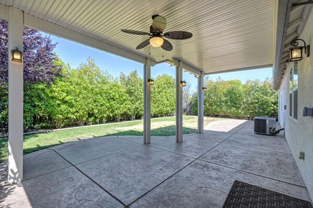 1242 White Pine Ln, Lincoln, CA 95648