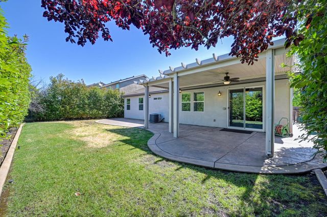 1242 White Pine Ln, Lincoln, CA 95648