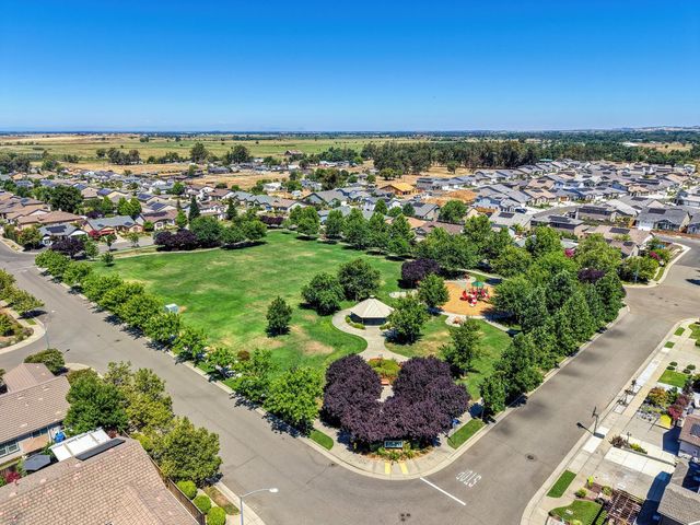 1242 White Pine Ln, Lincoln, CA 95648