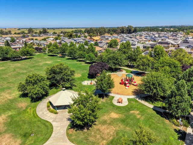 1242 White Pine Ln, Lincoln, CA 95648