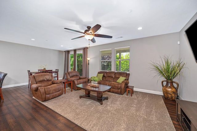1242 White Pine Ln, Lincoln, CA 95648