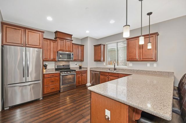 1242 White Pine Ln, Lincoln, CA 95648