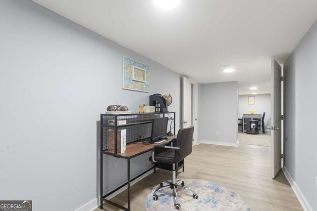 537 W Lake Avenue NW, Atlanta, GA 30318