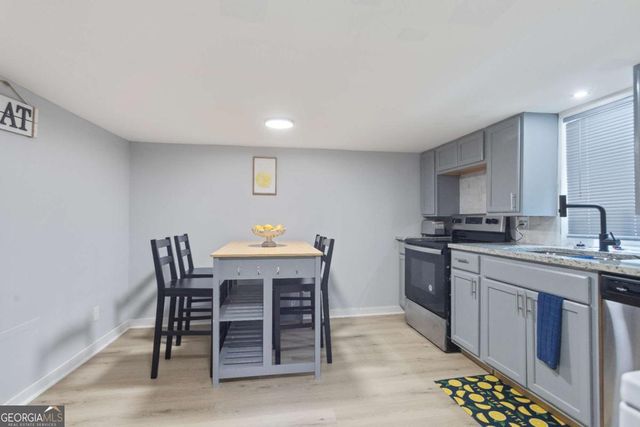 537 W Lake Avenue NW, Atlanta, GA 30318
