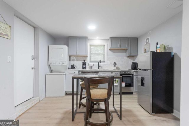 537 W Lake Avenue NW, Atlanta, GA 30318