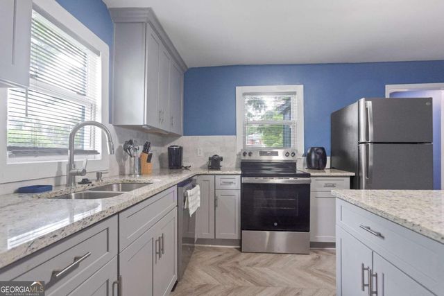 537 W Lake Avenue NW, Atlanta, GA 30318
