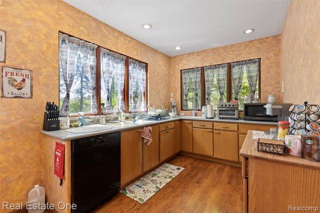 939 S Highland Street, Dearborn, MI 48124